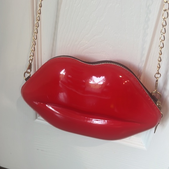 Lips purse - Picture 3 of 6